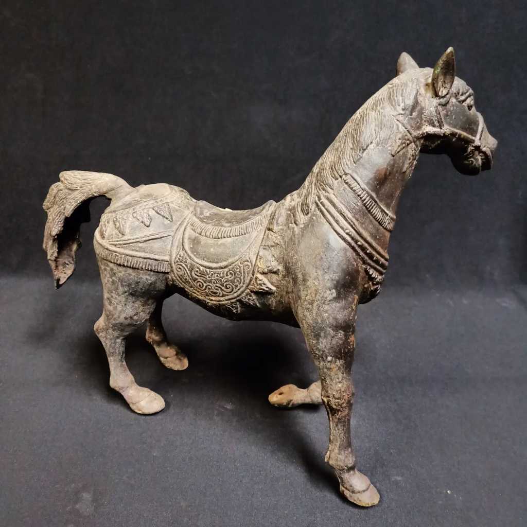 Patung Perunggu Antik