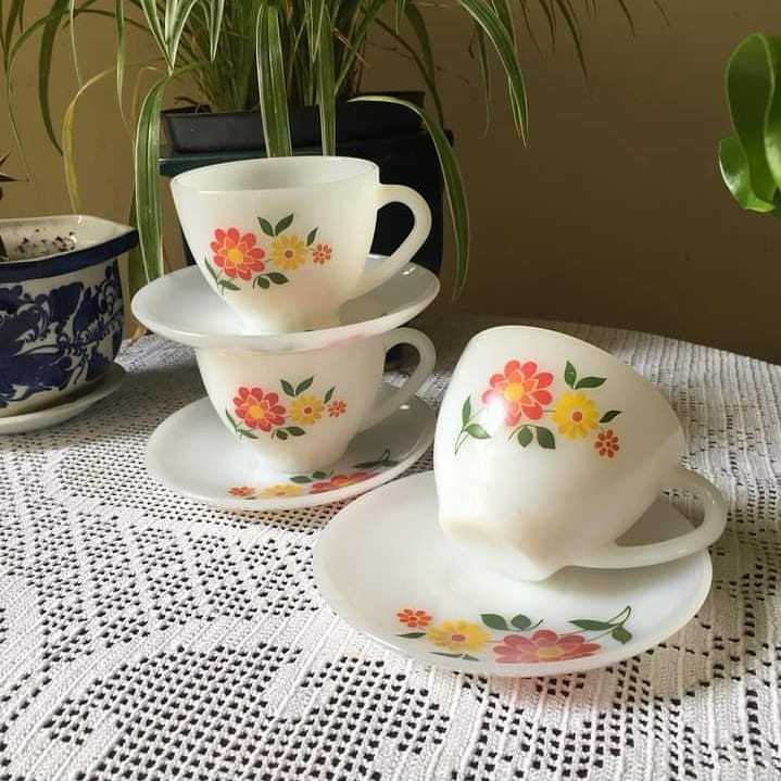 Cangkir Keramik Eropa Vintage