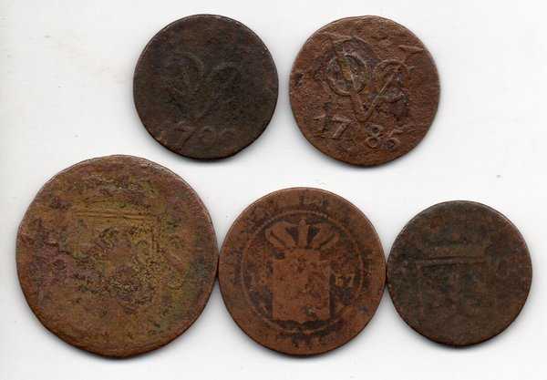 A 1622 Lot 5 Keping Koin Voc berbeda Tahun Kondisi Sesuai Photo