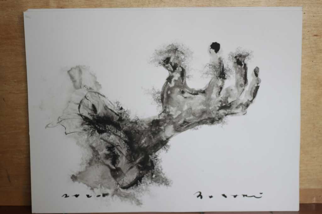 Lukisan tinta diatas kertas ( Tengadah )