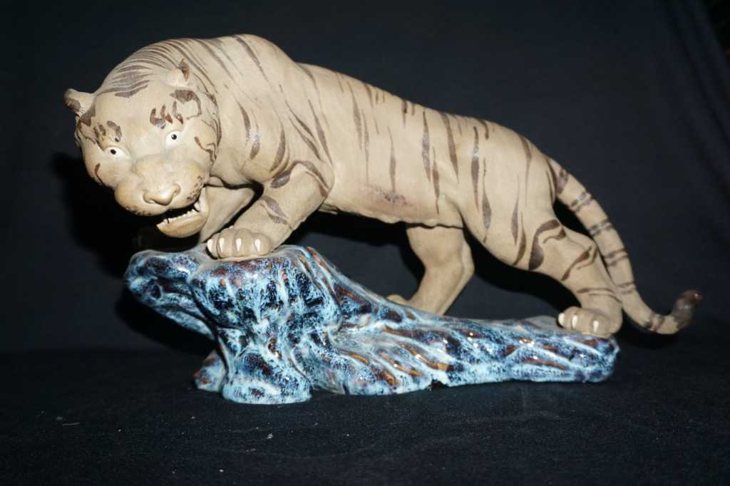 Patung Vintage Harimau