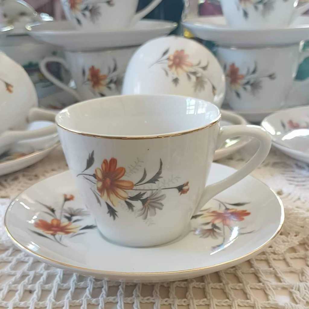 Cangkir Keramik Vintage