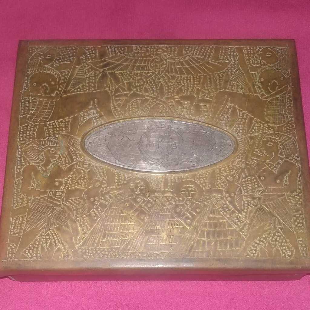 Kotak perhiasan bahan kuningan l 15 cm t 13 cm