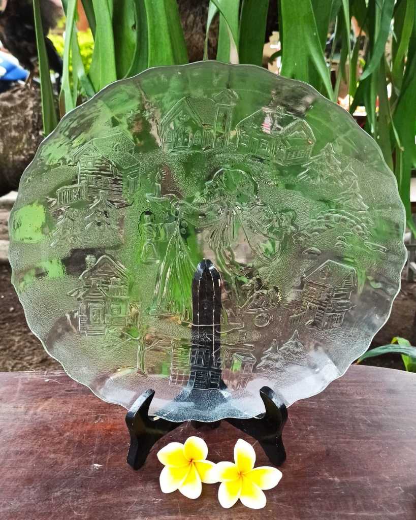 Piring Keramik Vintage