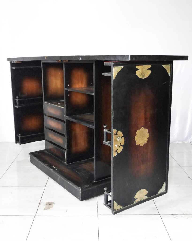 Bar Cabinet Antik Cina