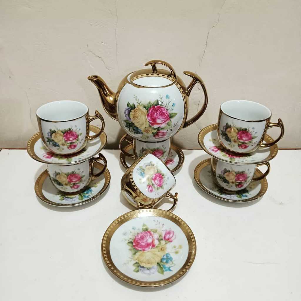 Cangkir Porcelain Vintage