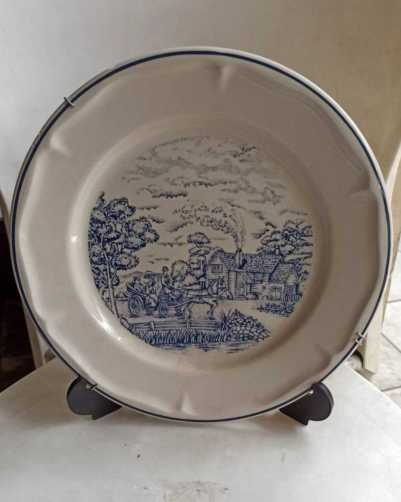 Piring Keramik Vintage