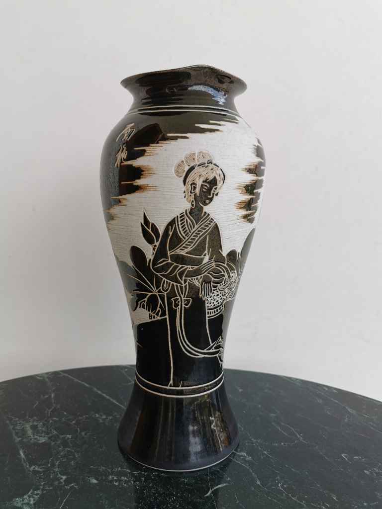 Guci Keramik China Antik