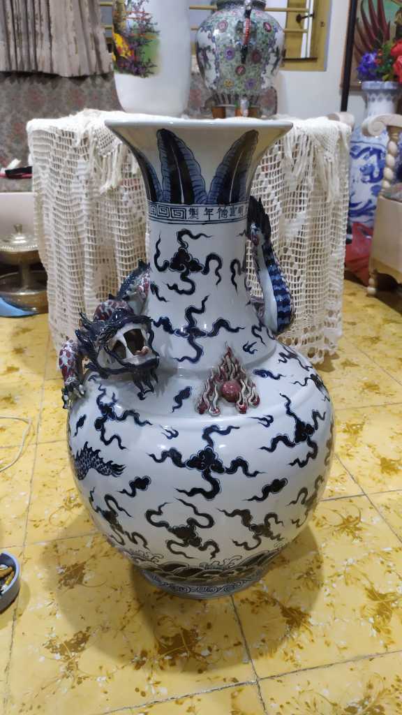 Guci Keramik China Vintage