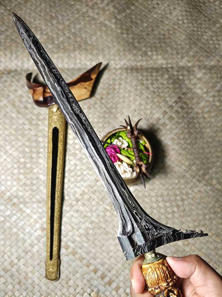 KERIS PUSAKA BERTUAH JALAK SUMELANG GANDRING PAMOR KALACAKRA KUL BUNTET YASAN MAGETI SEKARTAJI 1 ELSUBHA