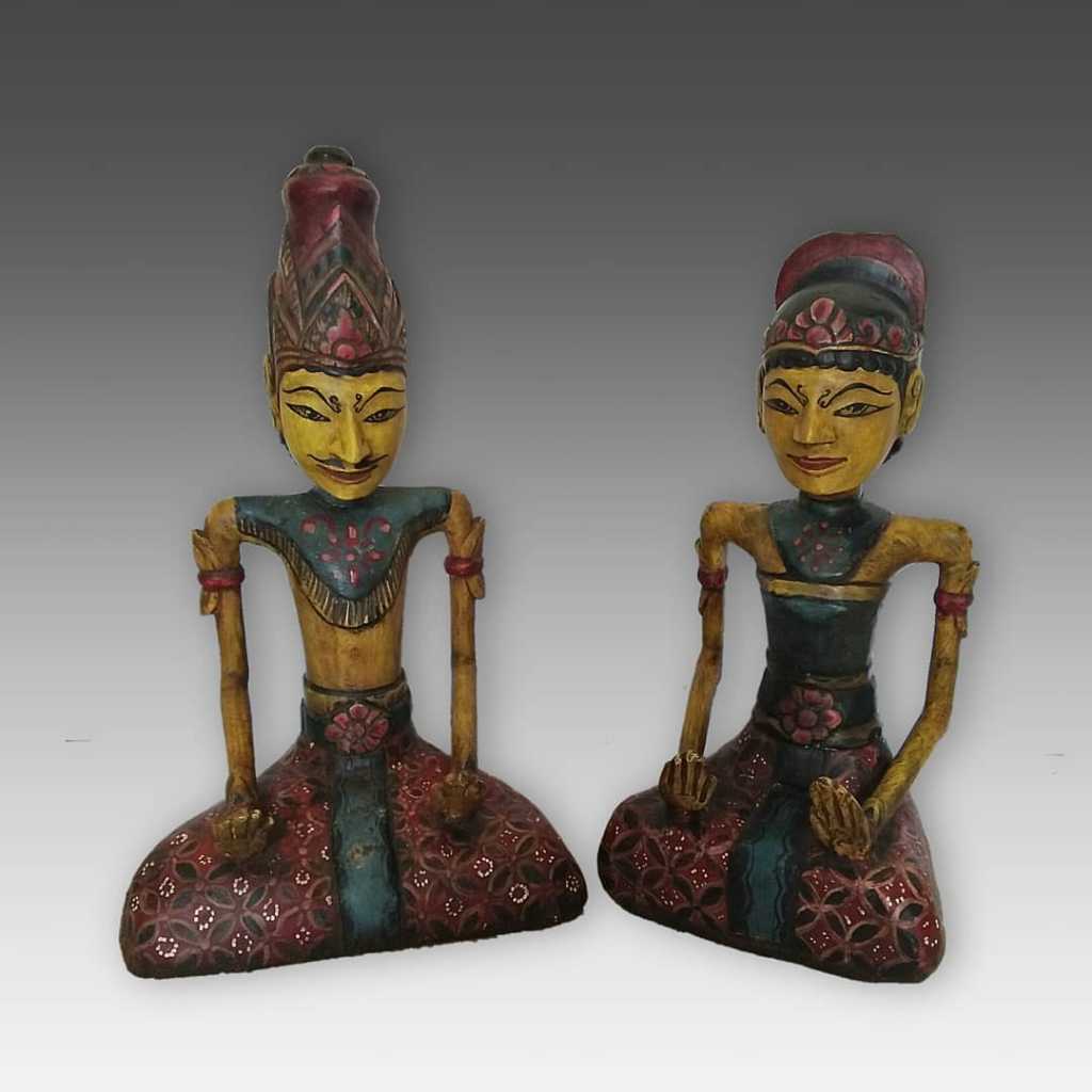 A pair of " Loroblonyo " Cirebon