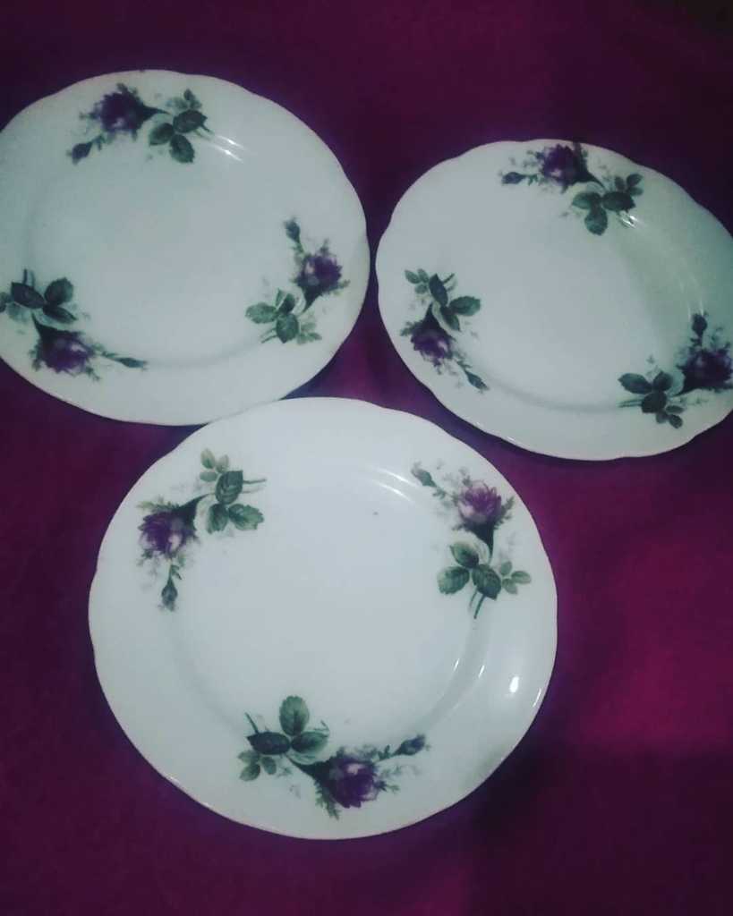 Piring Porcelain Vintage