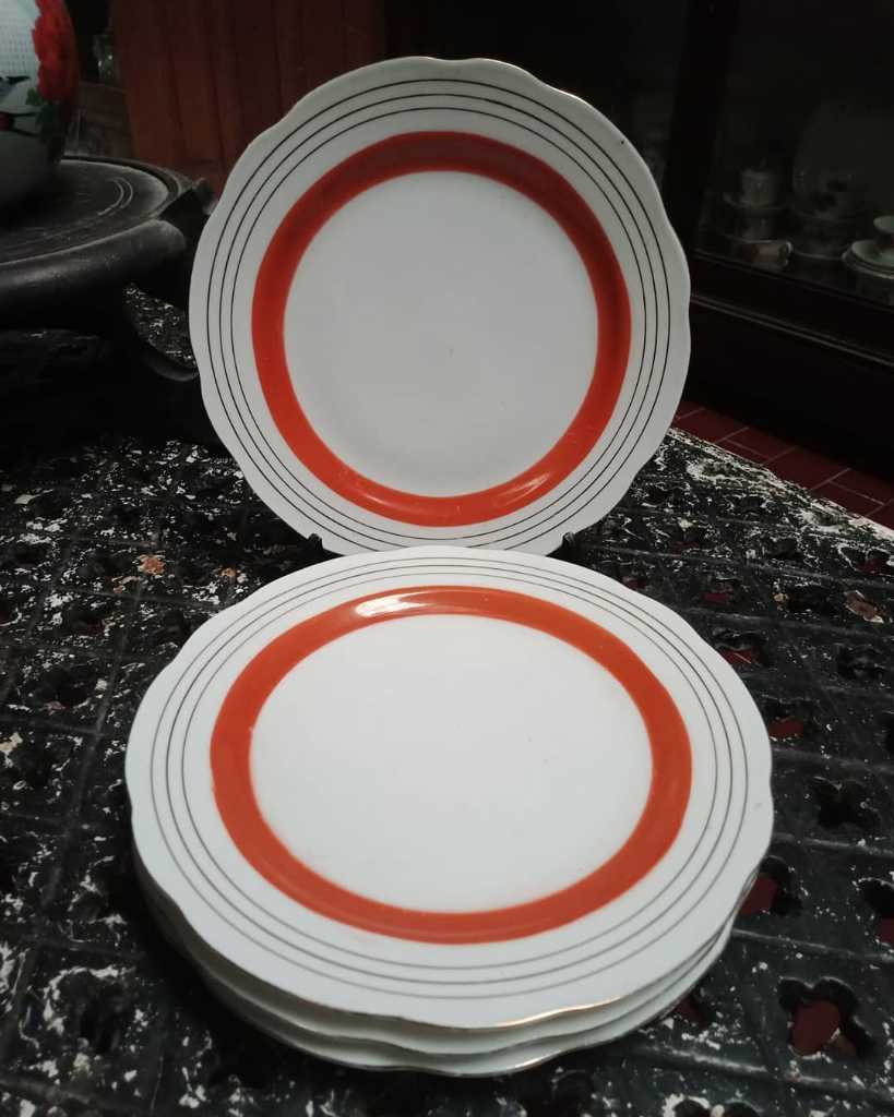 Piring Porcelain Vintage