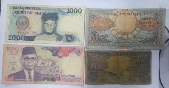 BL 2687 Lot 4 Lembar Berbeda Uang kuno Indonesia sesuai Gambar
