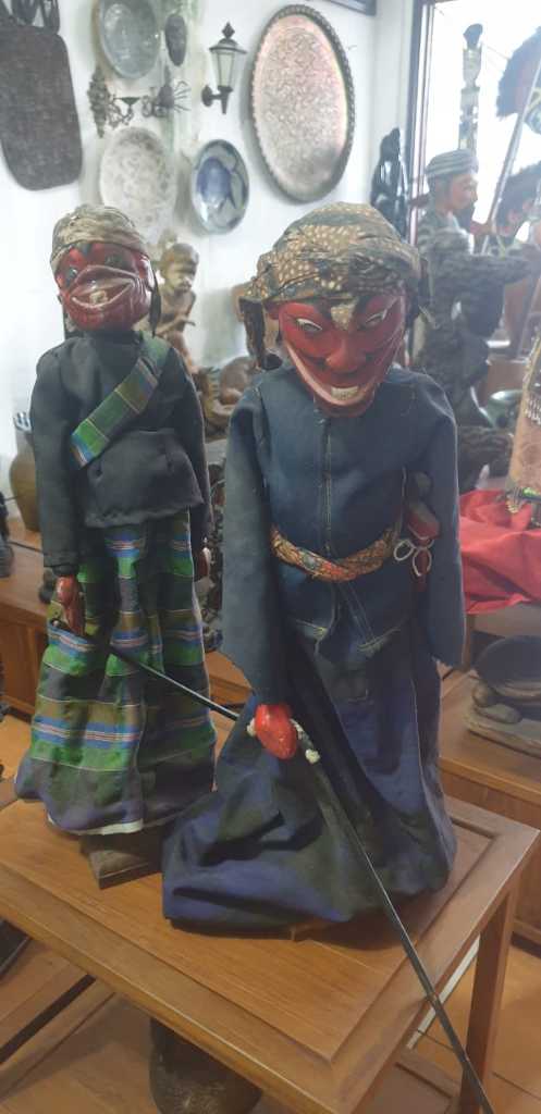 Sepasang Wayang Golek Cepot Jawa Barat