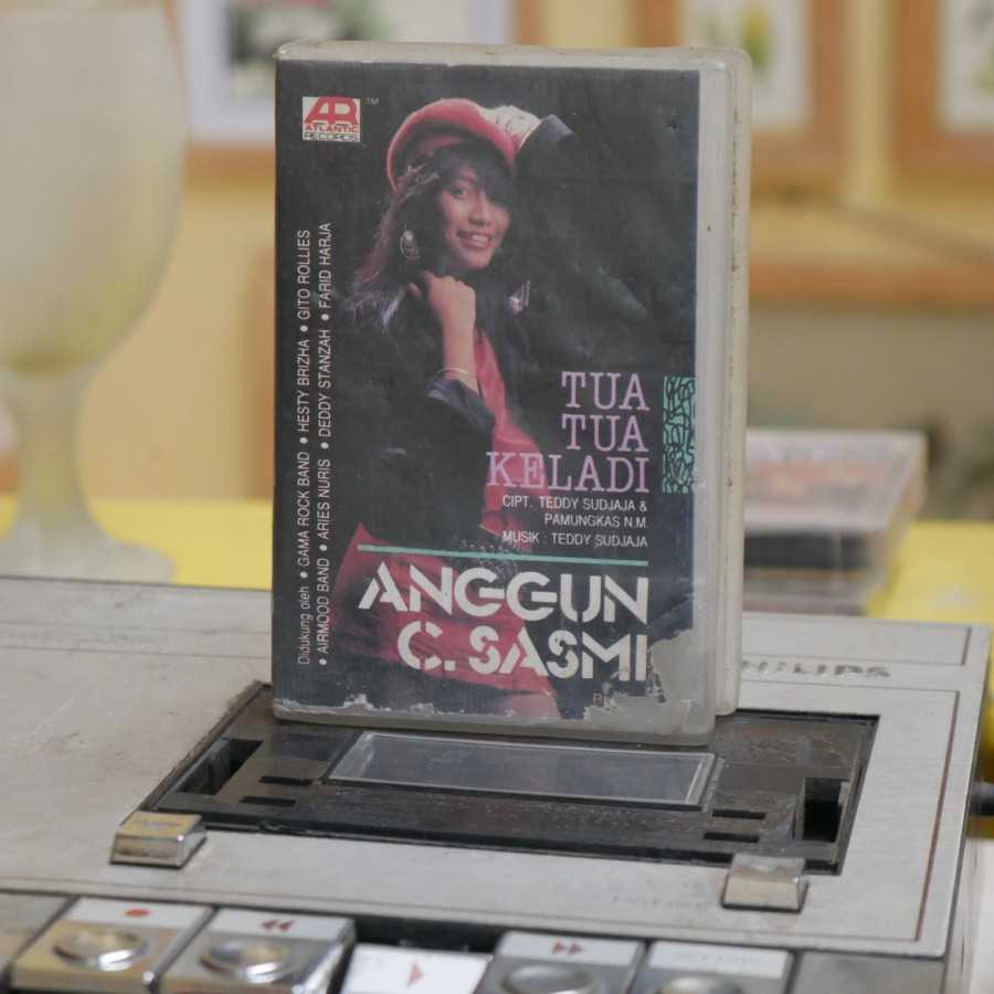 Kaset Pita Anggun C Sasmi Tua Tua Keladi