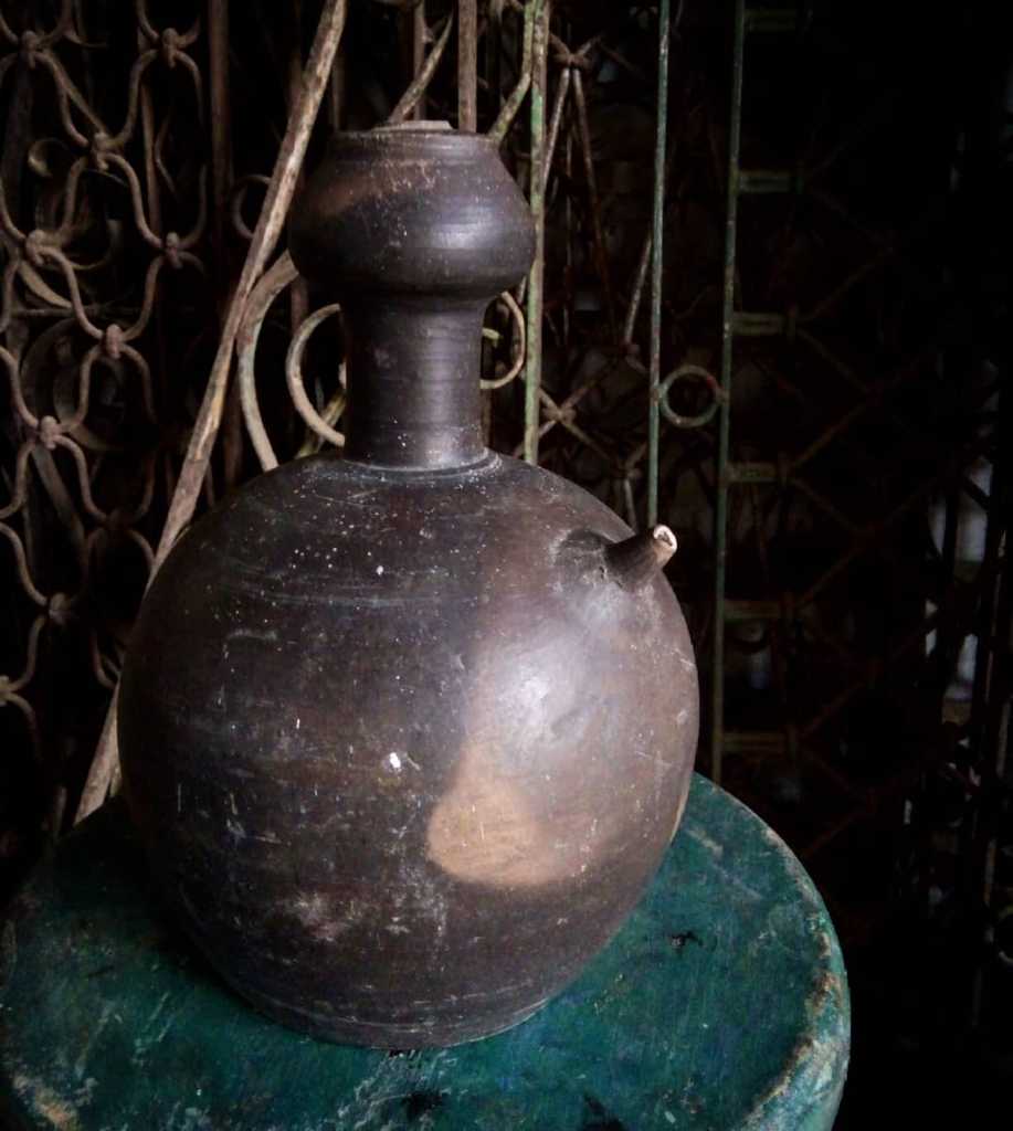 Kendi Terakota Antik