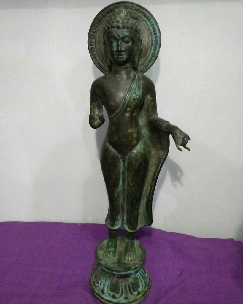 Budha Kuningan Antik