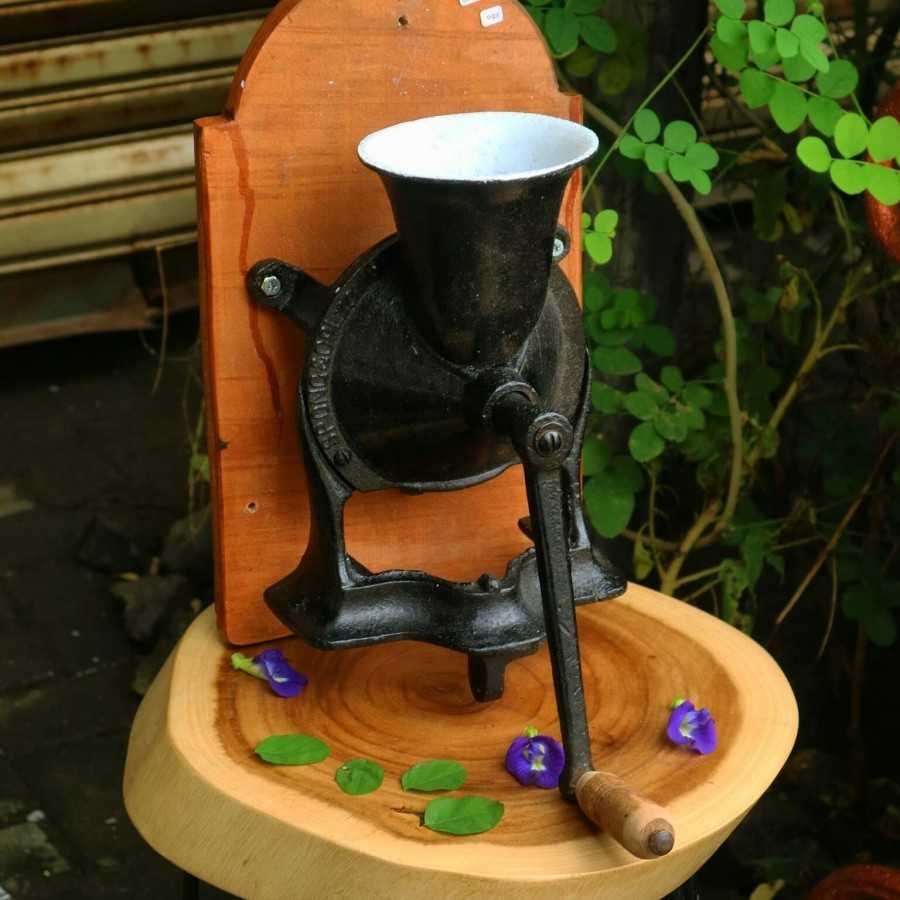 Grinder Kopi Spong England Antik Klasik