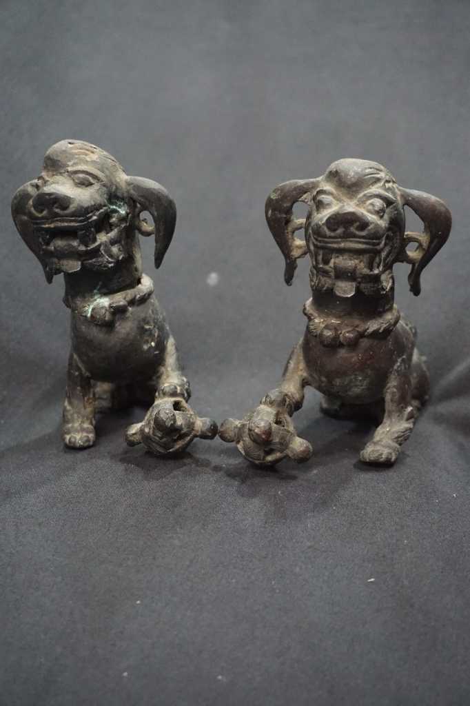 sepasang kilin perunggu