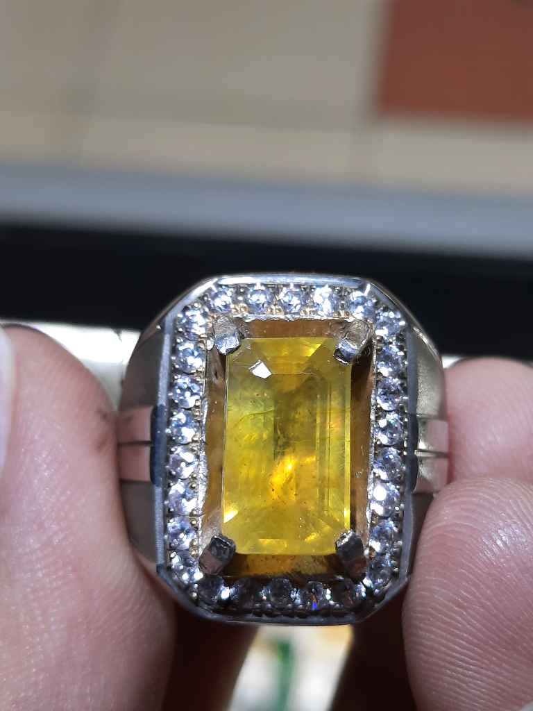 Natural Yellow Sapphire