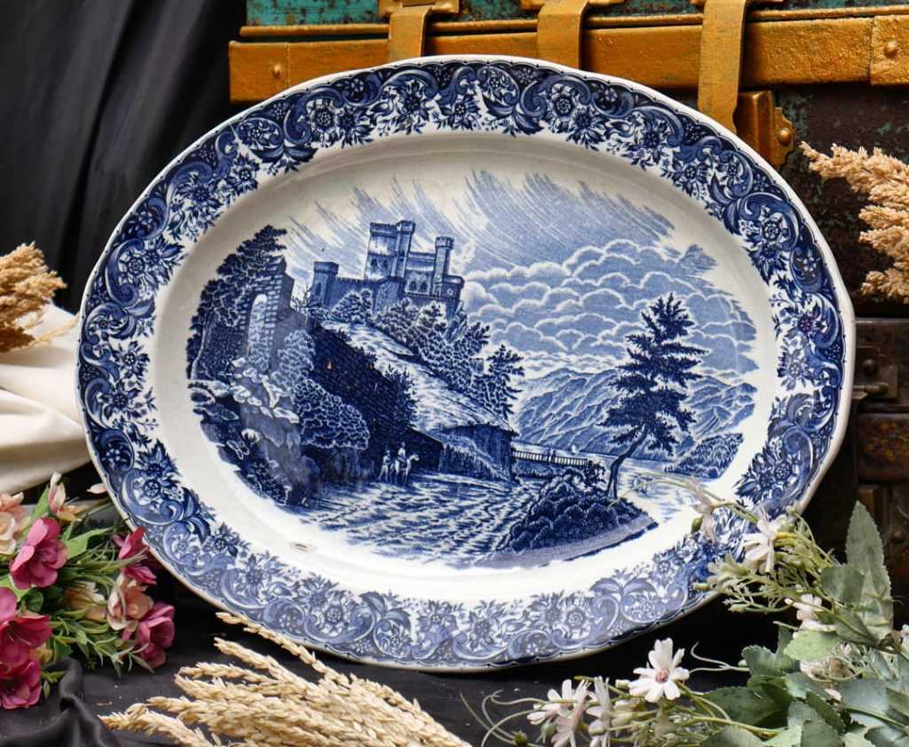 Piring Porcelain Antik Jepang