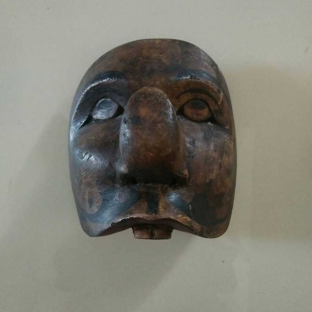 Topeng Penthol Antik