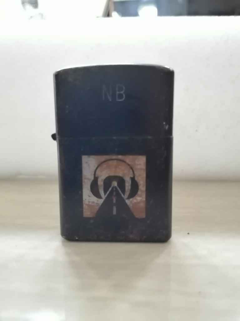 Korek api model zippo