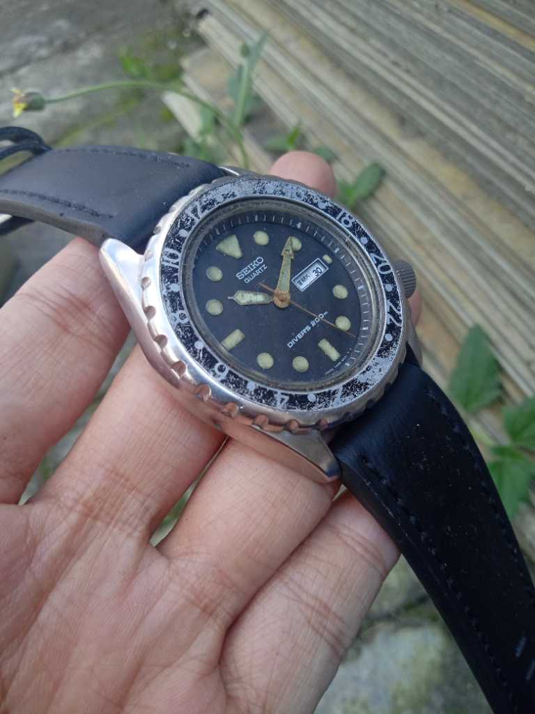 Seiko quartz diver discount 200m