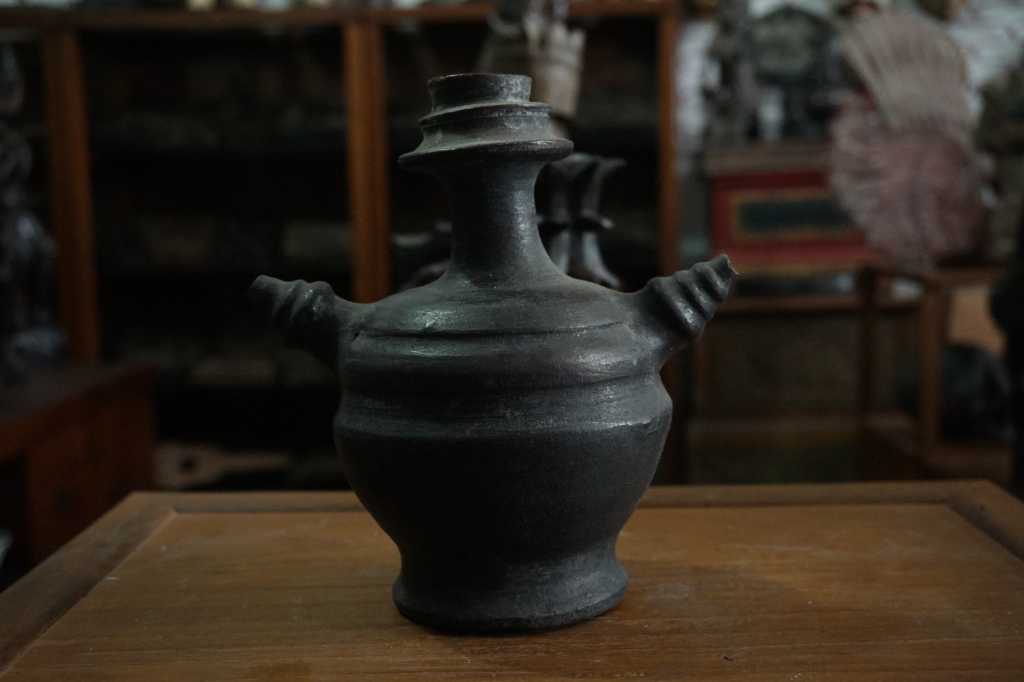 Kendi Terakota Antik