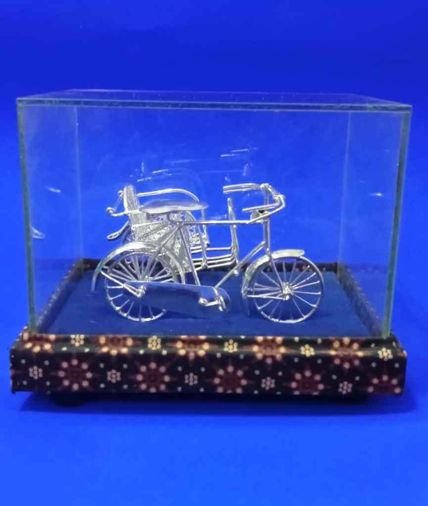 Miniatur Sepeda Becak Bahan Tembaga Dan Perak