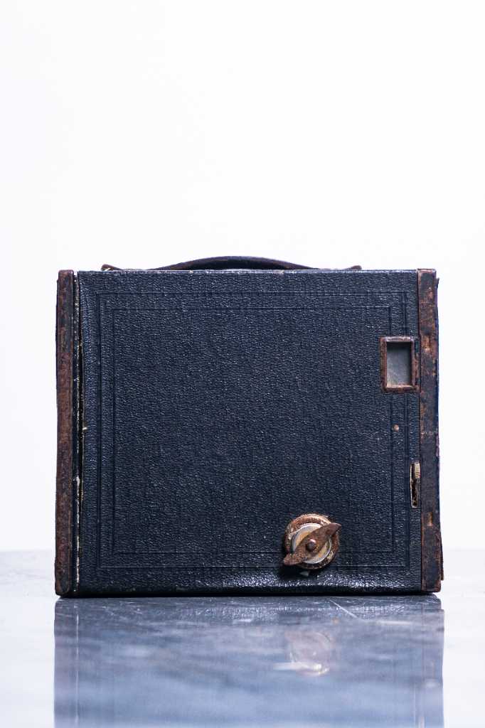 Kamera Jadul Merk Brownie Persegi Panjang