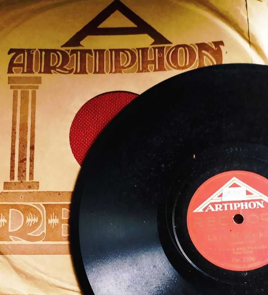 Piringan Hitam Lady Of Waikiki