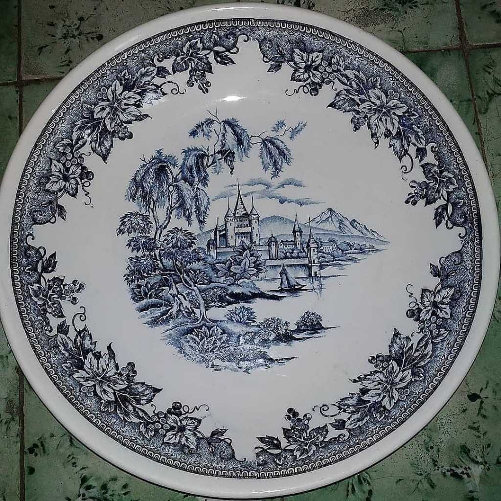 Piring Keramik Vintage