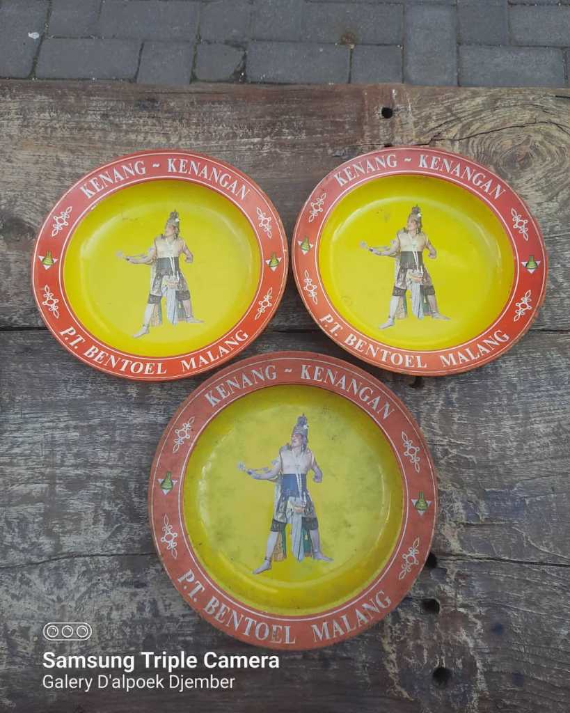 Piring Enamel Vintage