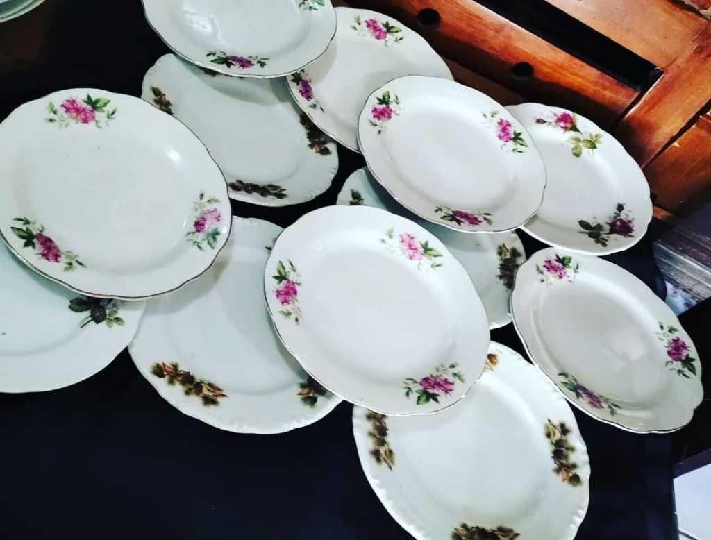 Piring Keramik Vintage