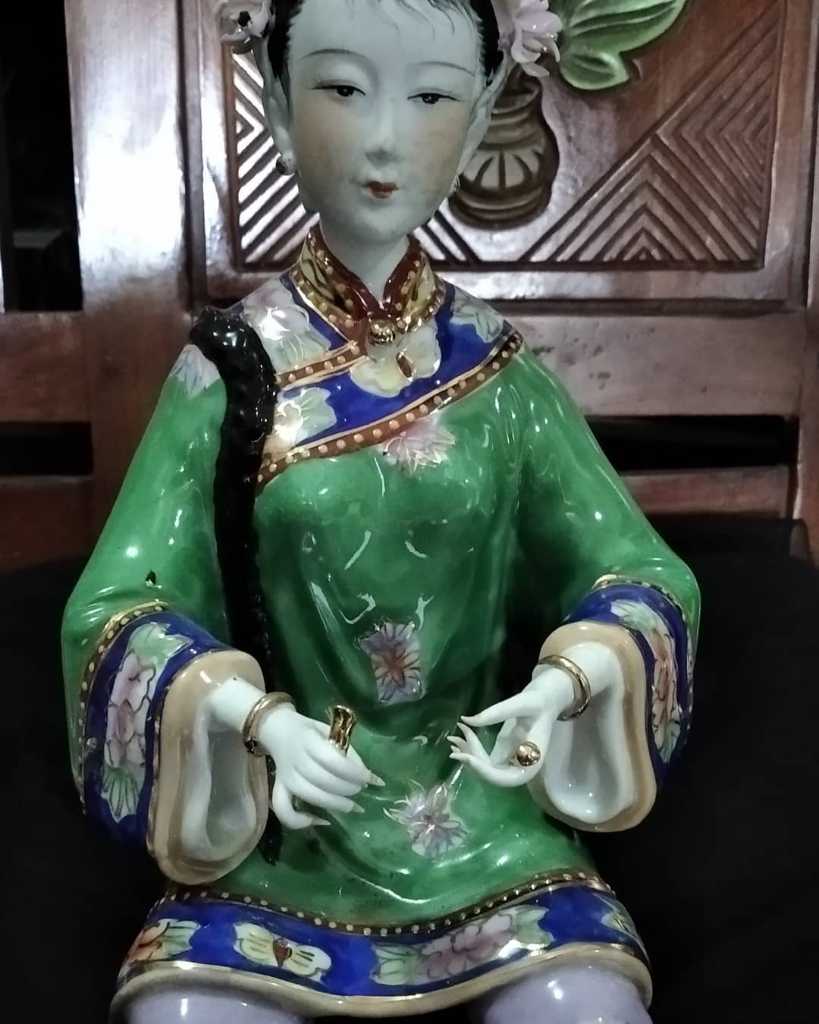 Patung Keramik China