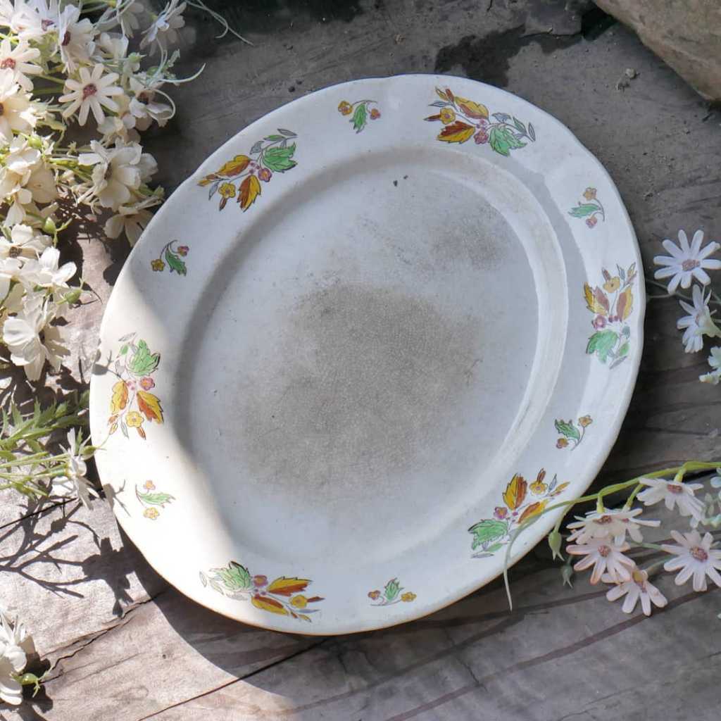 Piring Porcelain Vintage Eropa