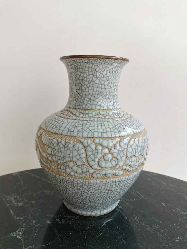 Guci Keramik China Antik