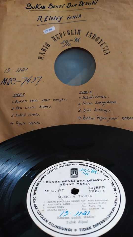 Piringan Hitam Renny Tania - Bukan Benci & Dengki