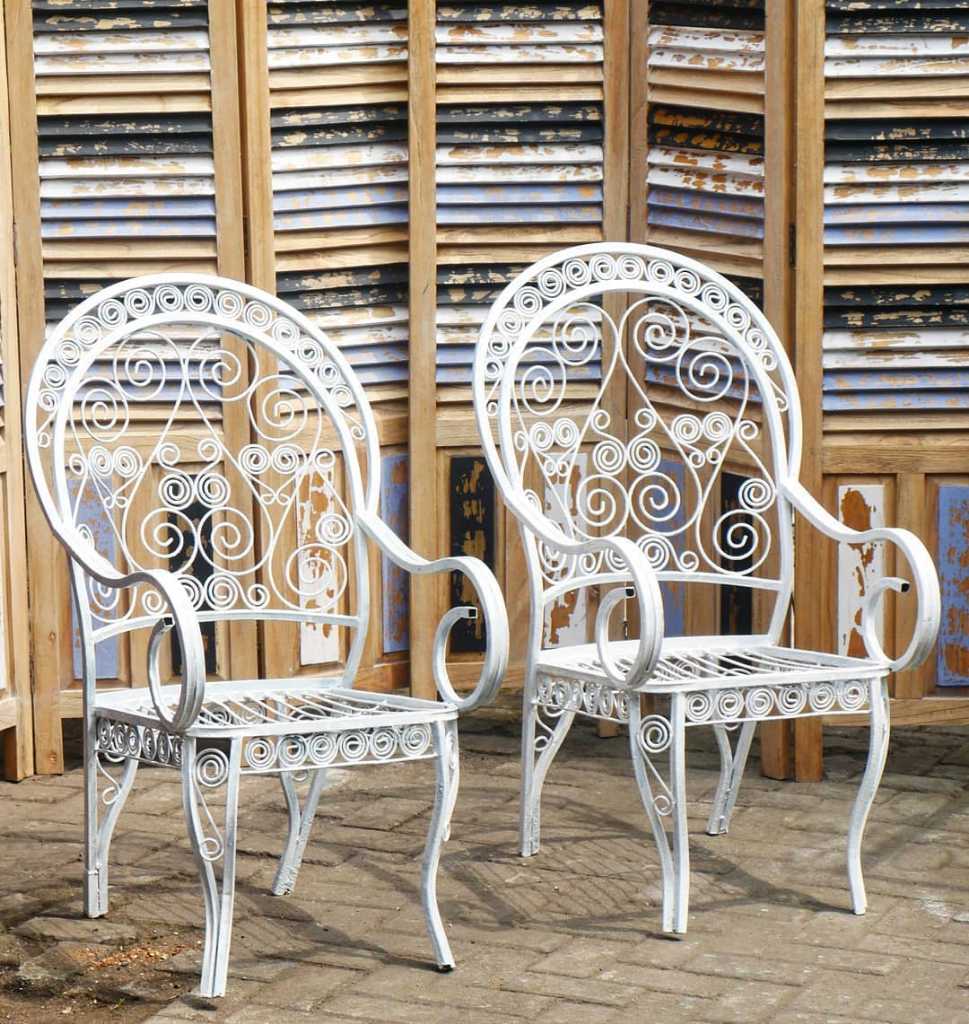 Kursi Merak Besi Sepasang