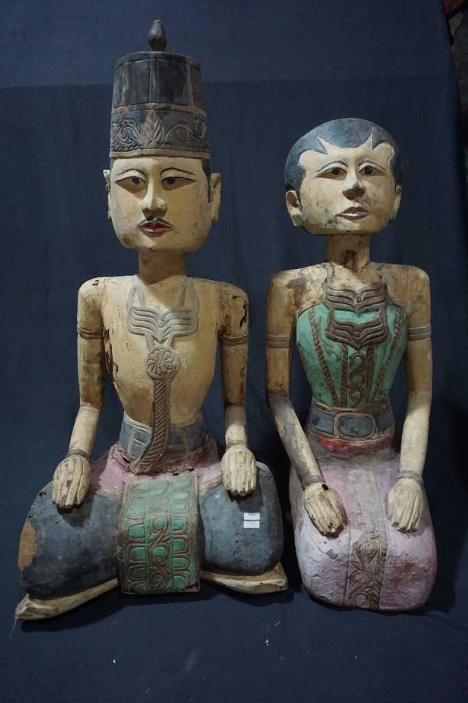 Patung  Kayu LoroBlonyo