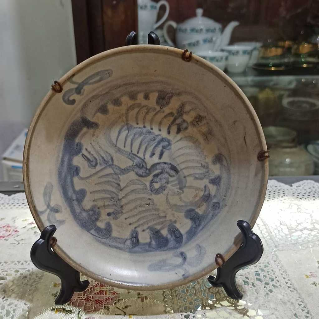 Piring Keramik Antik