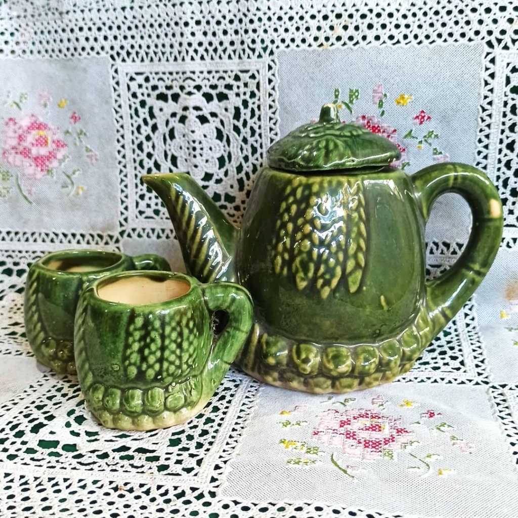 Cangkir Keramik Vintage