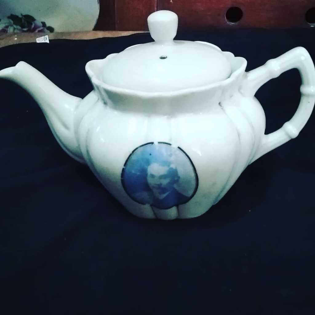 Teko Porcelain Vintage