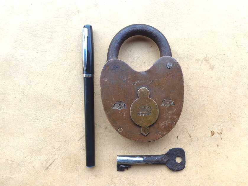 KUNCI GEMBOK SCHLIPPER - CAP MATA - GERMANY - 1930 AN