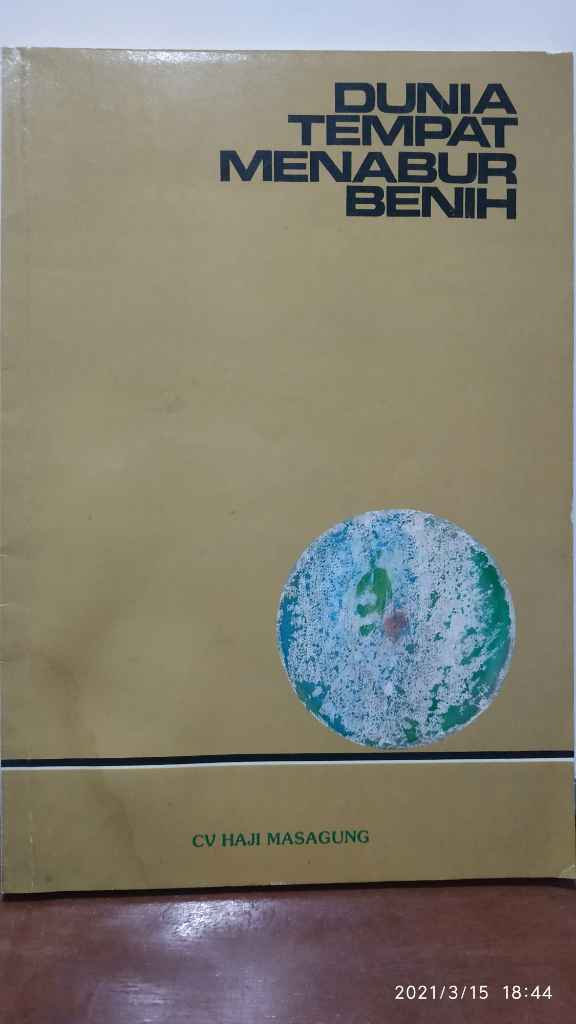 Buku DUNIA TEMPAT MENABUR BENIH