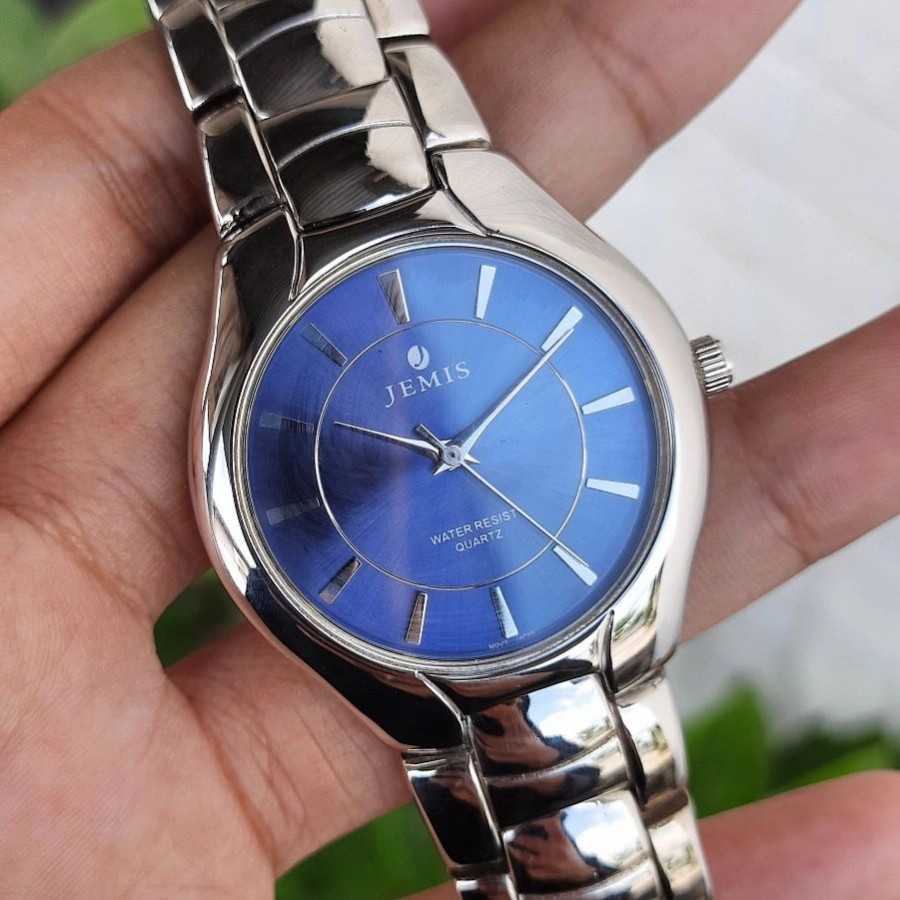 Jemis water store resistant quartz