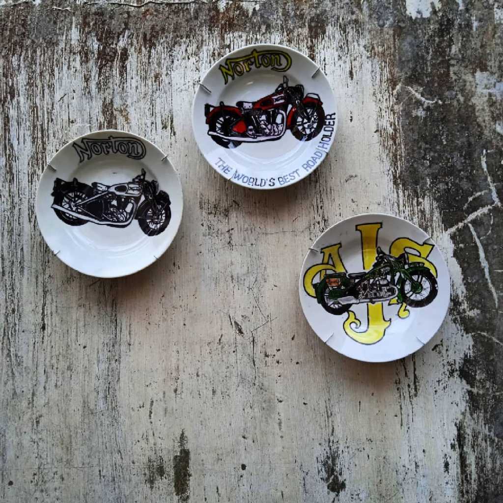 Piring Porcelain Vintage