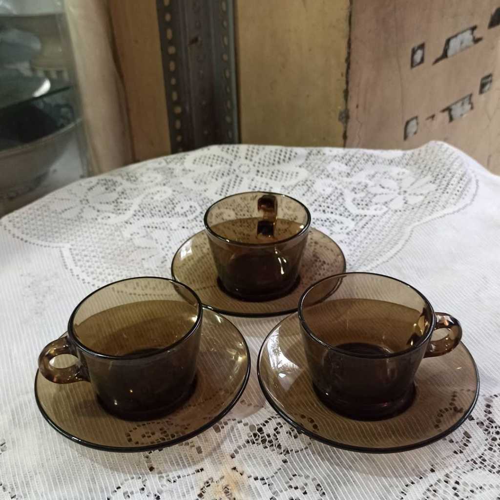 Cangkir Kaca Vintage